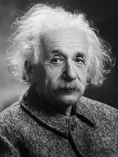 con su teoría de la relatividad, Einstein revolucionó la comprensión del espacio, el tiempo y la gravedad 